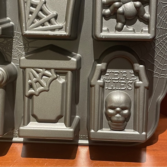 NordicWare Tombstone Cakelets Pan - Picture 9 of 9